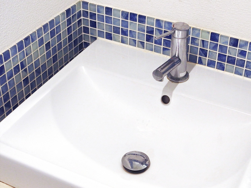 床や壁紙の雰囲気を変えて